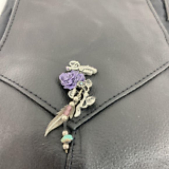 Men's Motorcycle Vest Size 42 Black Leather Front Button Sleeveless with Brooch - Picture 6 of 6